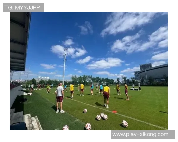 海港队结束假期重返训练全力备战中超收官战争取佳绩