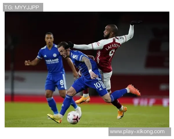 斯特拉斯堡球迷对禁止横幅上出现切尔西字样表示强烈不满和忧虑 斯特拉斯堡球迷对禁止横幅上出现切尔西字样表示强烈不满和忧虑